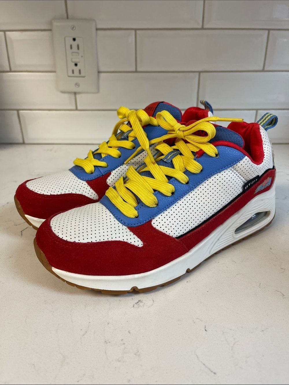 Skechers BT21 Tata Los Angeles Womens Size 9 Suede Red Leather Sneakers Shoes